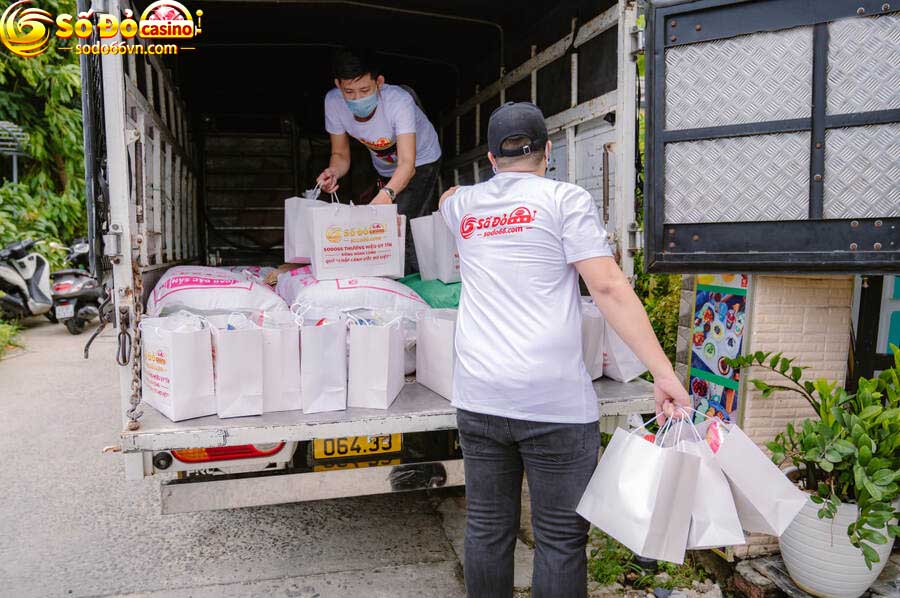 SODO66 mang Tết Trung thu đến cho trẻ em xã Hòa Bắc 2 SODO66 chuẩn bị các phần quà Trung thu trao tận tay trẻ em nghèo xã Hòa Bắc 1